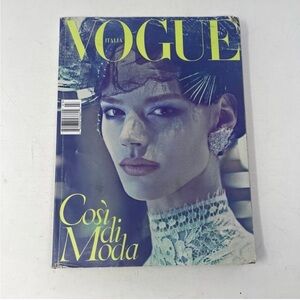 Vogue Italia Magazine March 2010